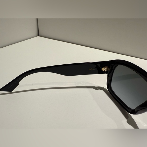 Christian Dior "D Dior" Black Oversized Square Sunglasses - Picture 6 of 11